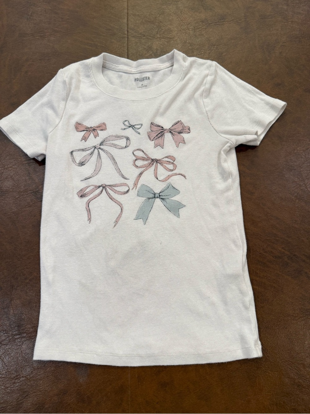 Hollister Girls' White Bow Graphic Short-Sleeve Tee Youth Medium